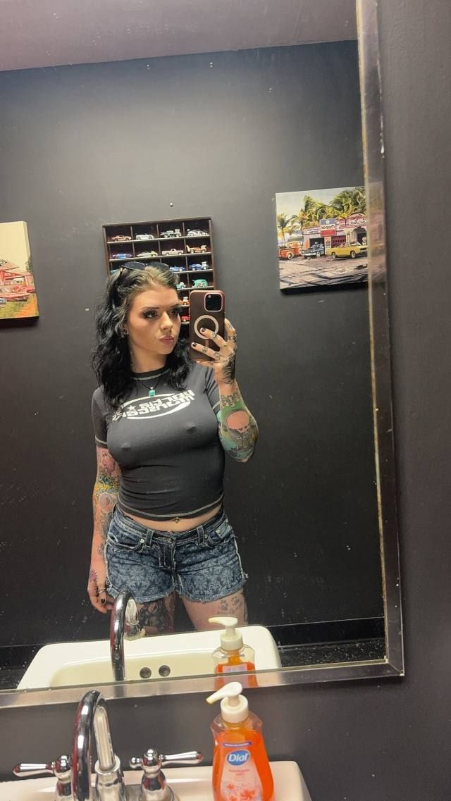 HOOKUP & FUN - Image 3